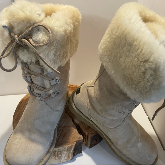 UGG Tan Shearling Winter Boots - Picture 10 of 16